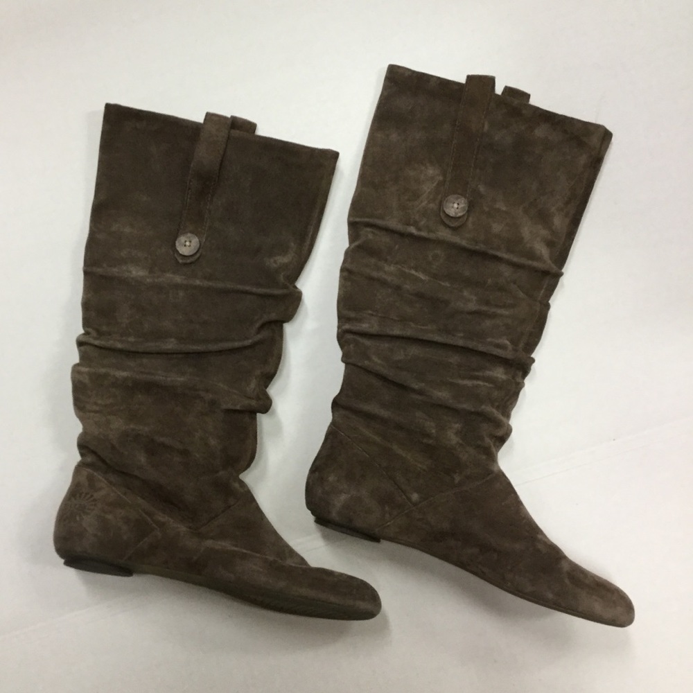 NWOT. Never worn suede boots